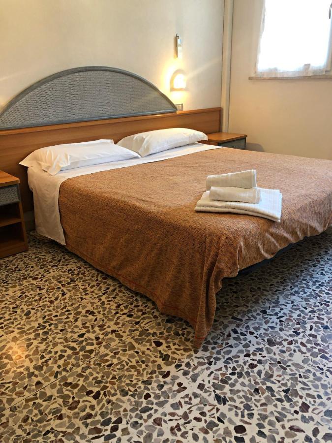 Hotel Del Falco Червия Екстериор снимка