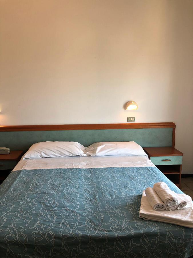 Hotel Del Falco Червия Екстериор снимка