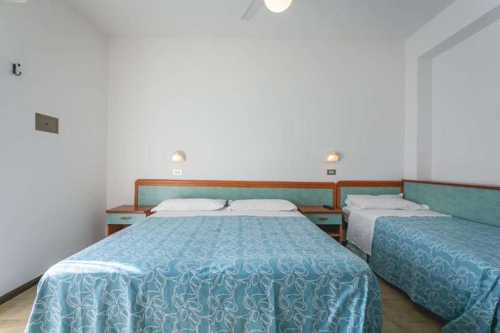 Hotel Del Falco Червия Екстериор снимка