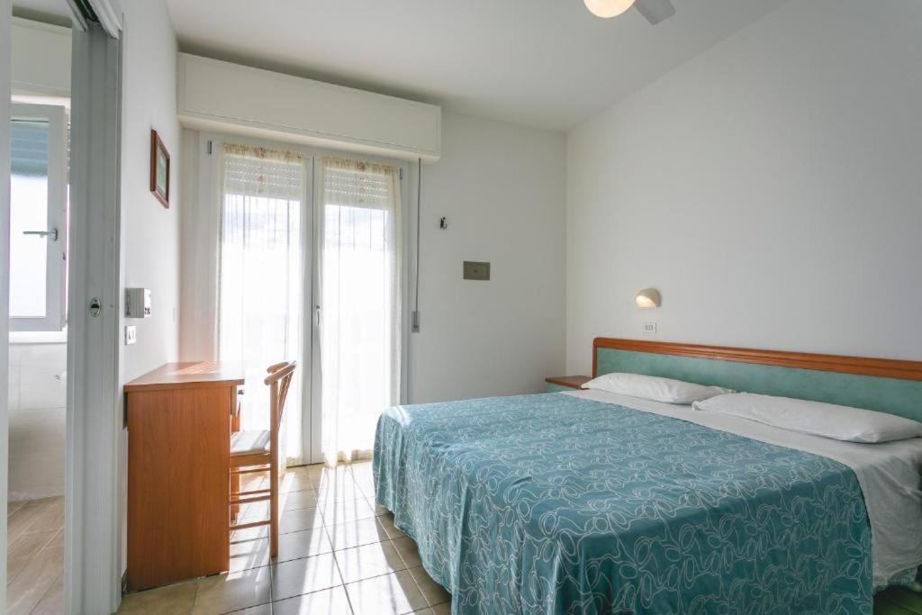 Hotel Del Falco Червия Екстериор снимка
