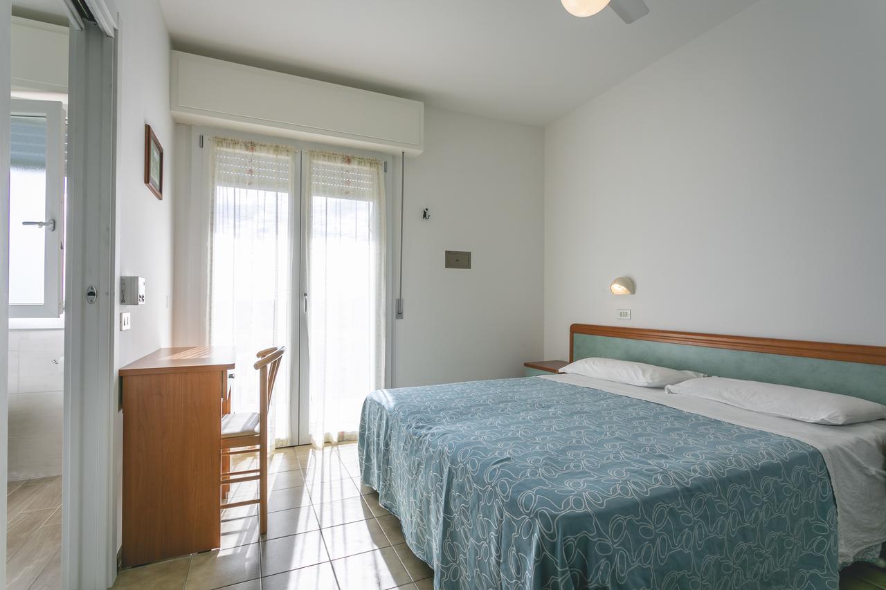 Hotel Del Falco Червия Екстериор снимка