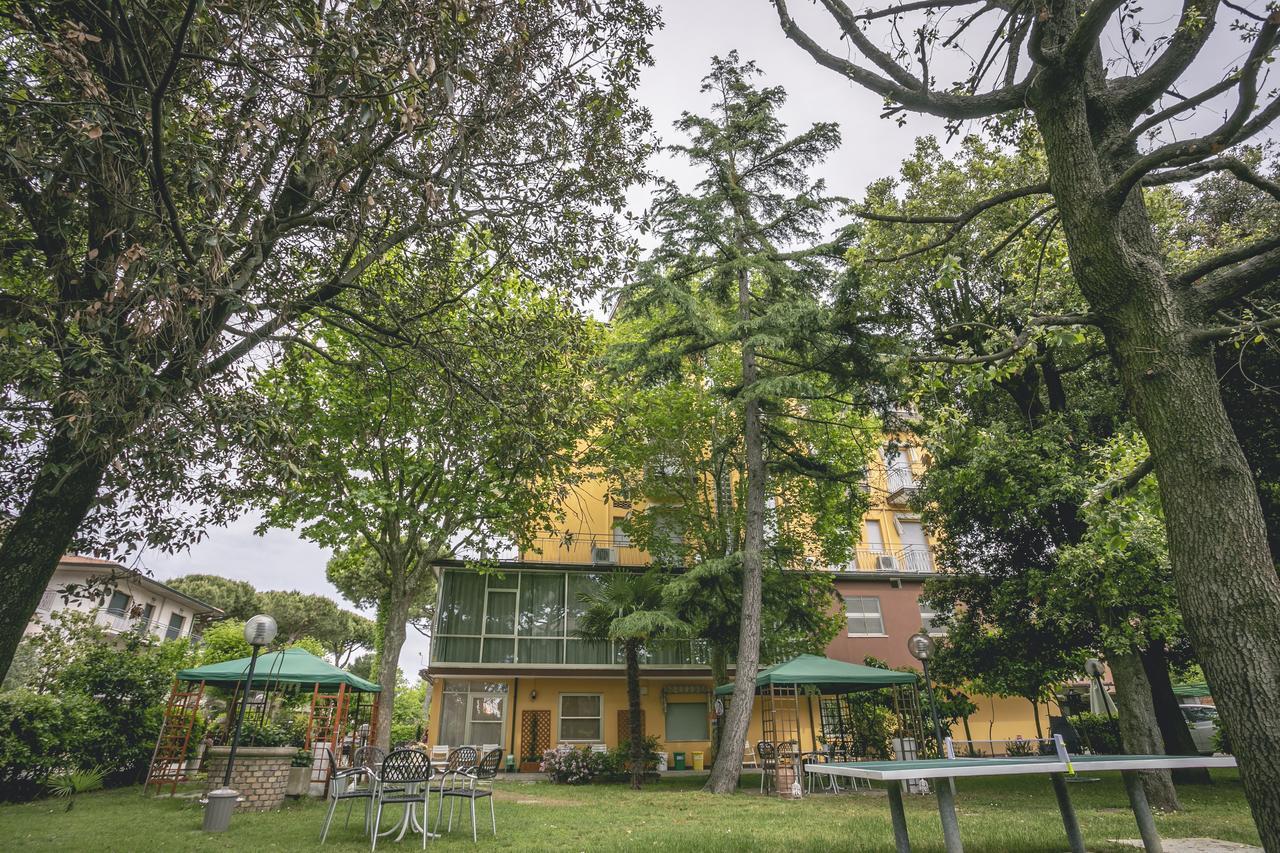 Hotel Del Falco Червия Екстериор снимка