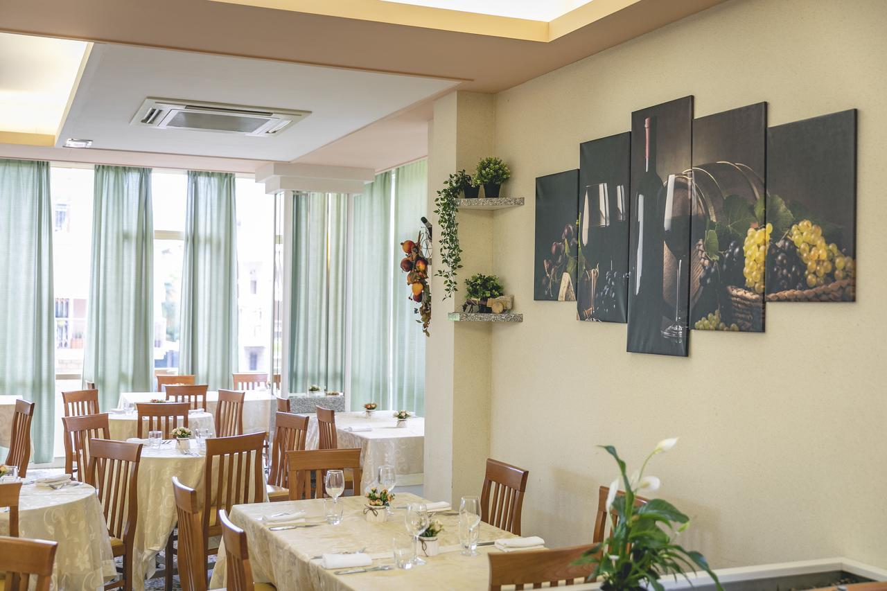 Hotel Del Falco Червия Екстериор снимка